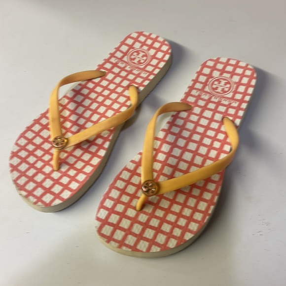 Tory Burch Size 7 Flip Flops - Picture 2 of 2
